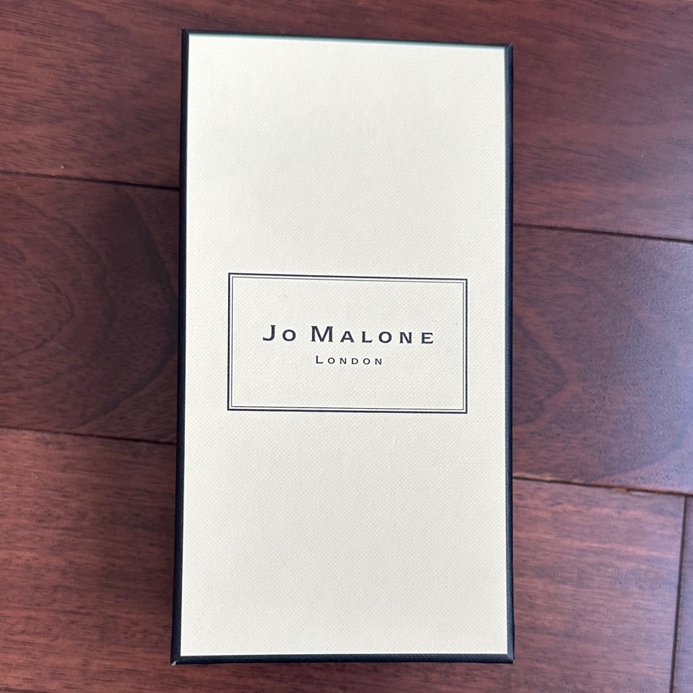 Jo Malone Elegant Cream and Black Box